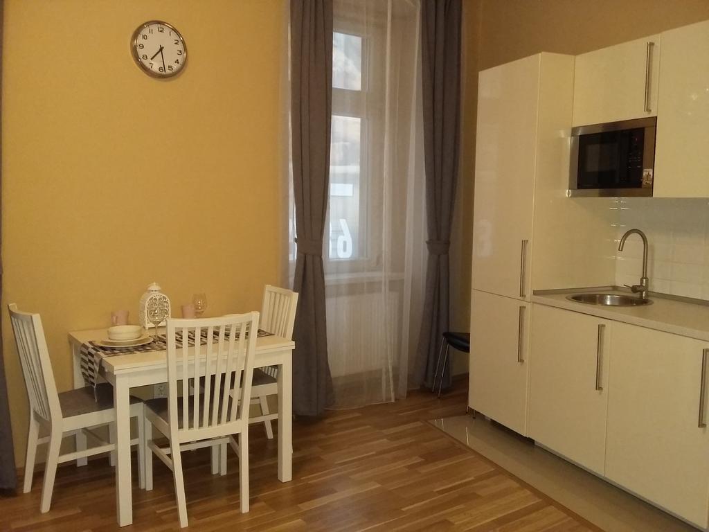 Apartment Vltavska B Praag Buitenkant foto